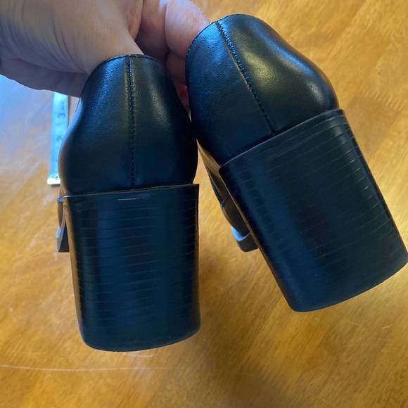 White Mountain Black Leather Heels Jackie 7M EUC - Picture 6 of 6